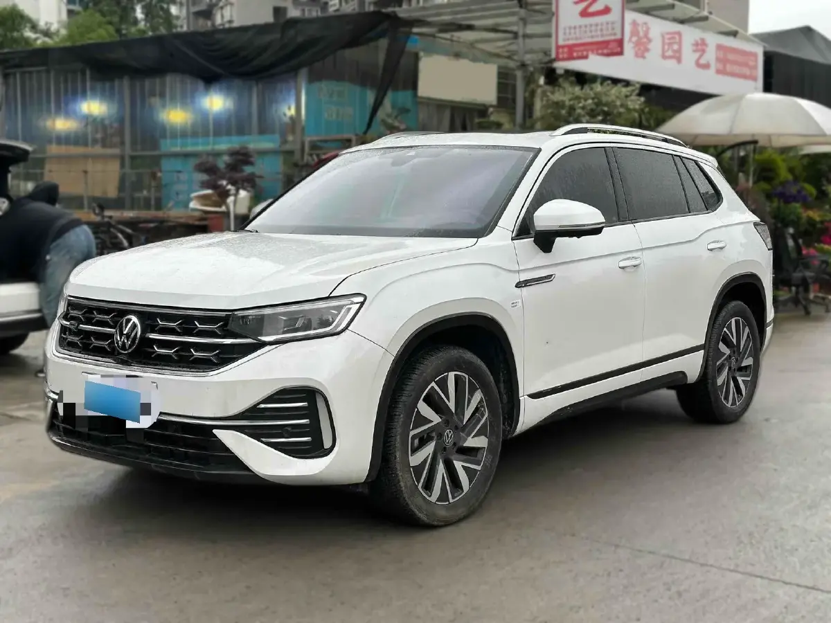 2023 Volkswagen Tayron 2.0T 220HP L4 7DCT