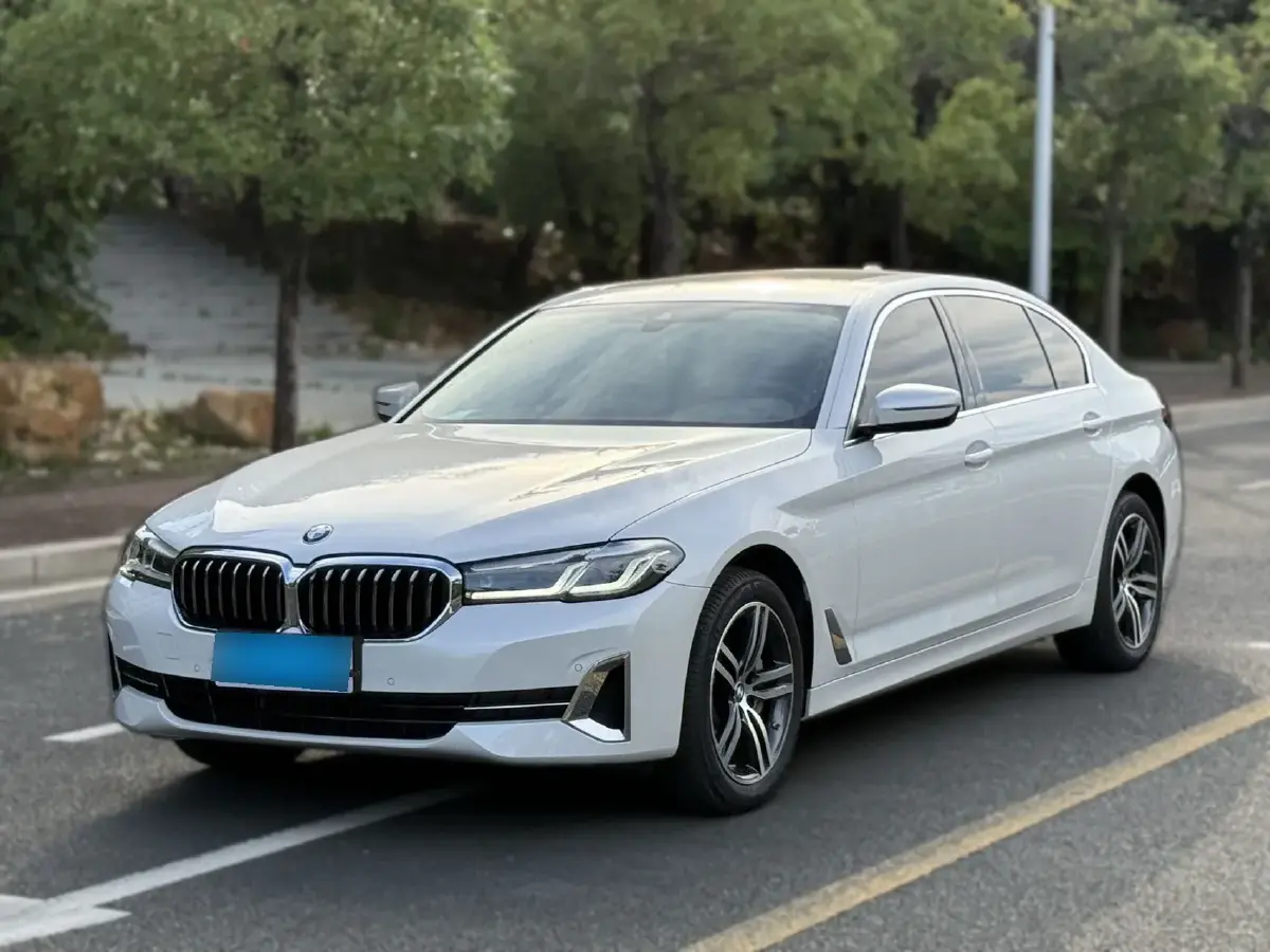 2023 BMW 5 Series 2.0T 245HP L4 8AT