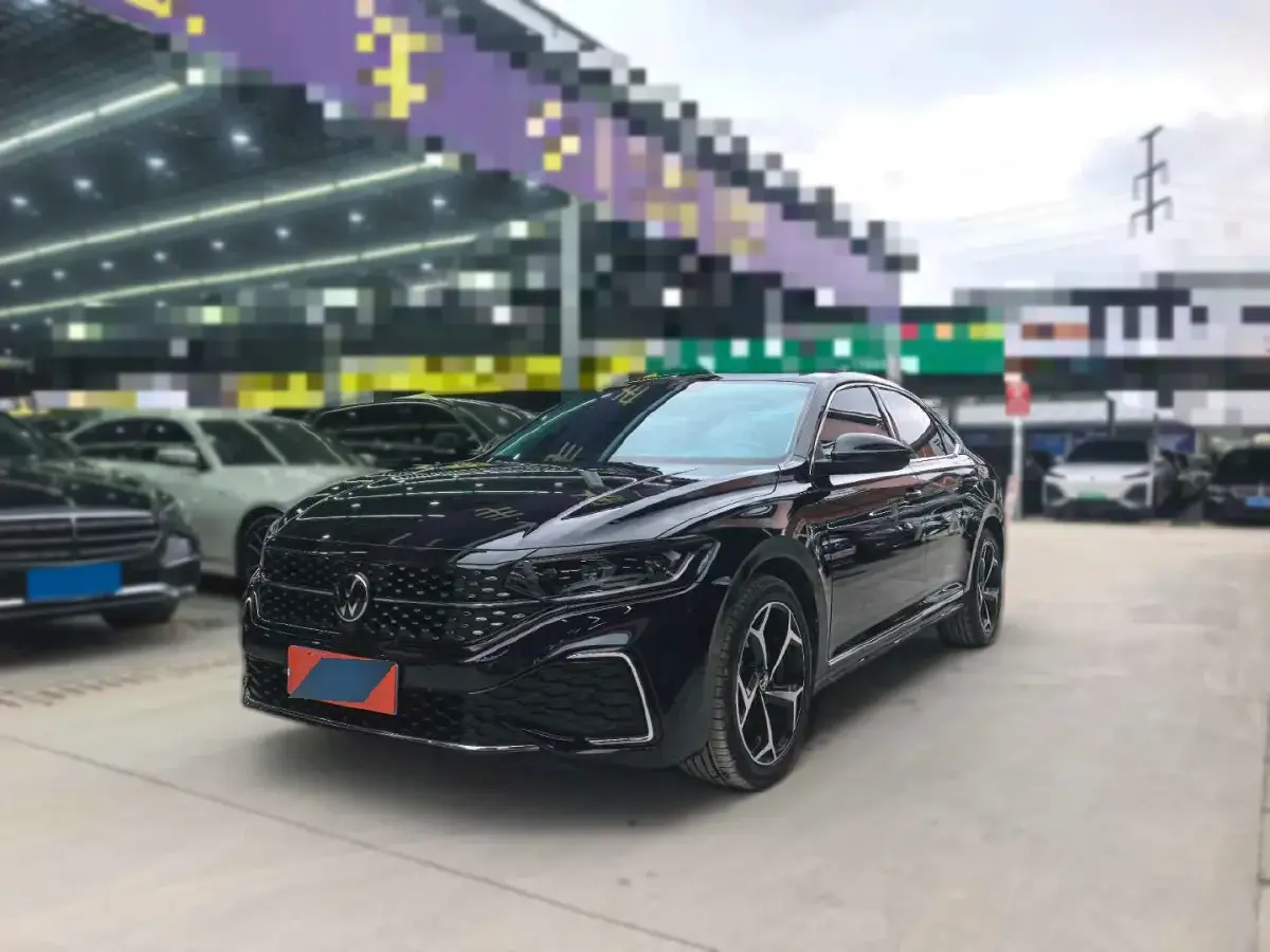 2023 Volkswagen Passat 2.0T 186HP L4 7DCT