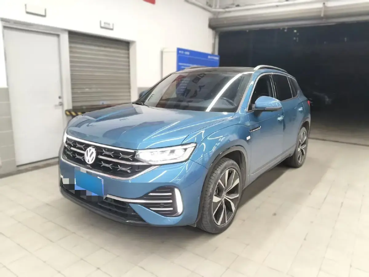 2023 Volkswagen Tayron 2.0T 220HP L4 7DCT