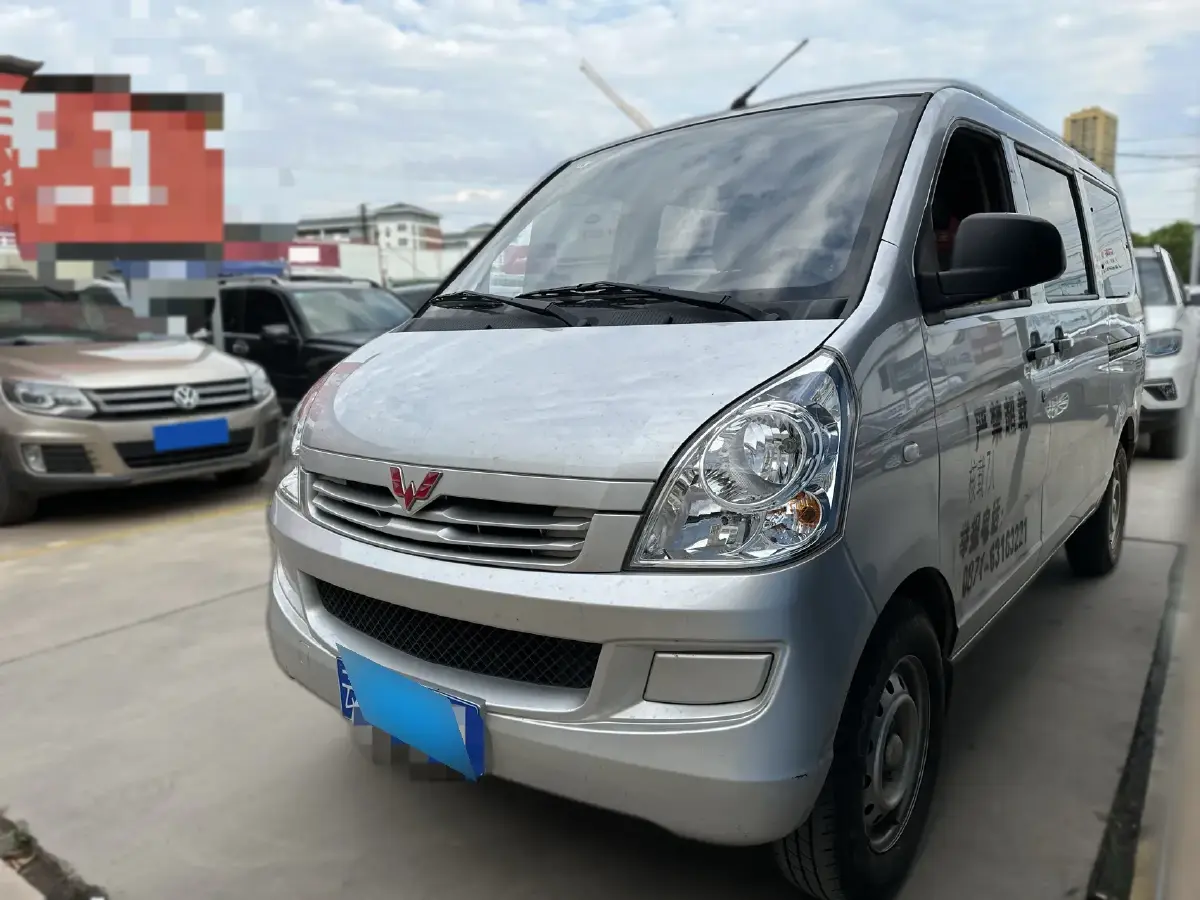 2021 WuLing RongGuang S 1.2L 76HP L4 5MT