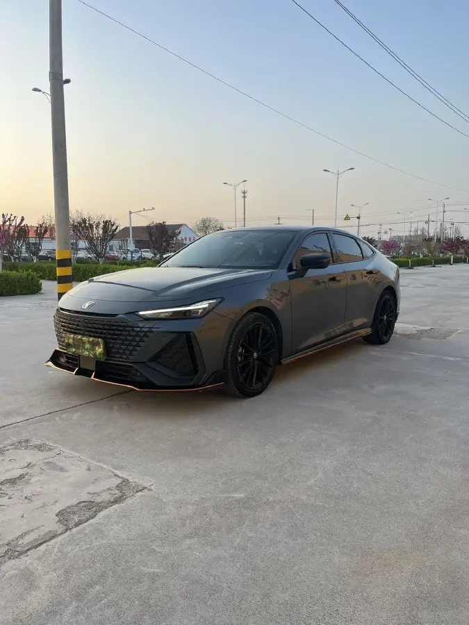 2022 ChangAn UNI-V 2.0T 233HP L4 8AT