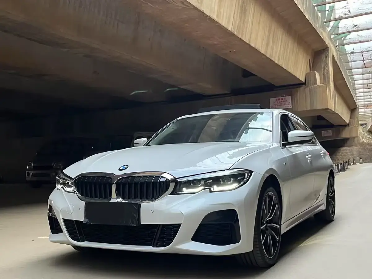 2022 BMW 3 Series 2.0T 184HP L4 8AT