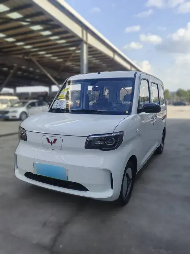 2025 WuLing ZhiGuang BEV 17.7KWH