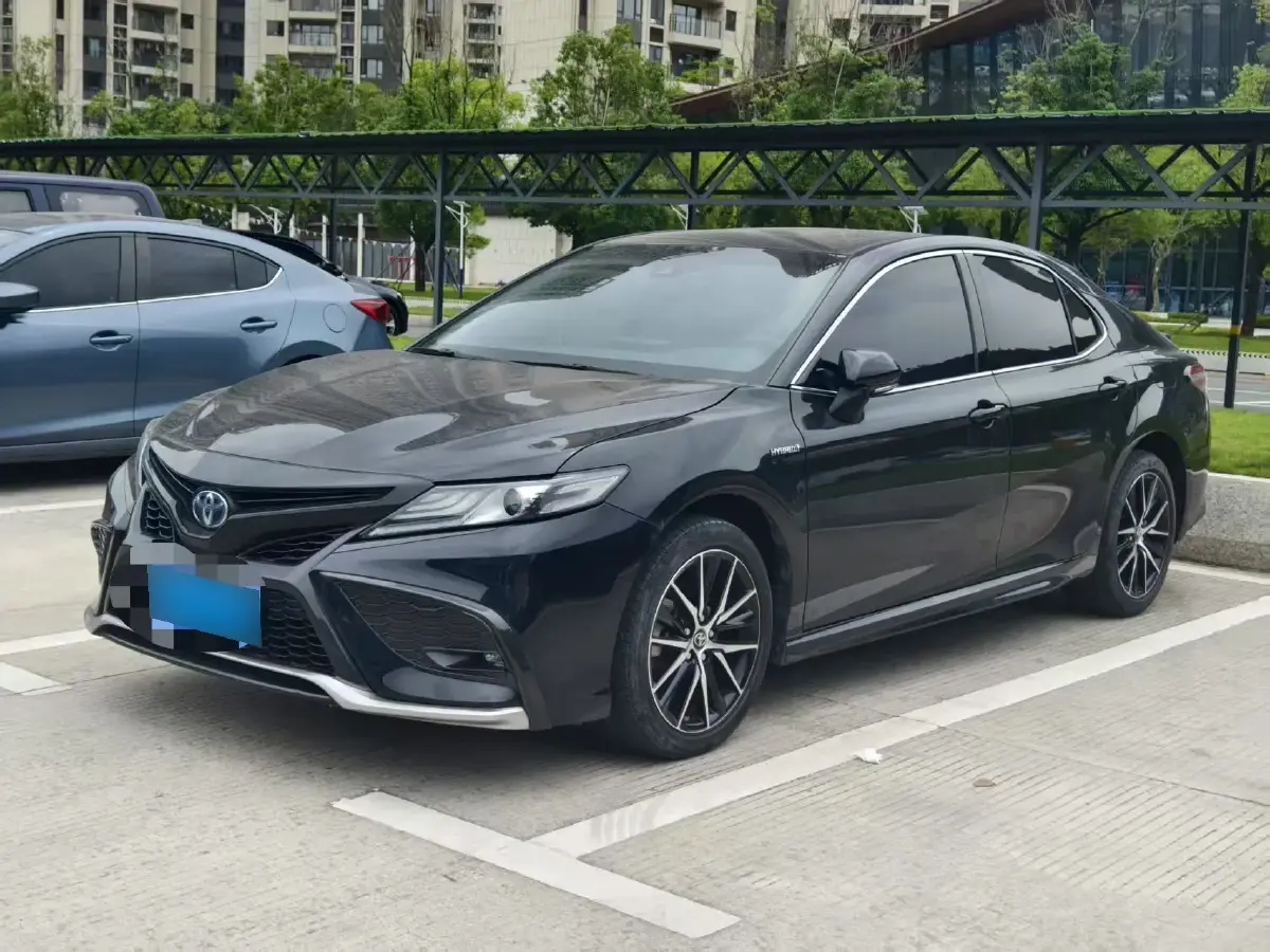 2023 Toyota Camry 2.5L 178HP L4 E-CVT Hybrid