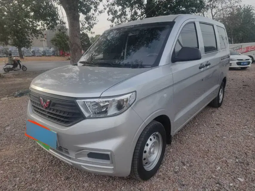 2022 WuLing HongGuang V 1.2L 76HP L4 5MT
