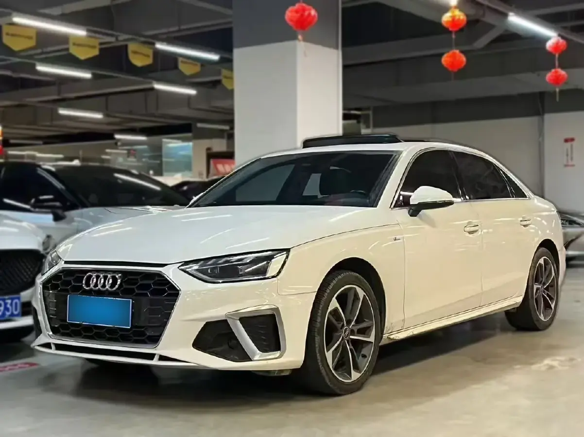 2022 Audi A4L 2.0T 190HP L4 7DCT