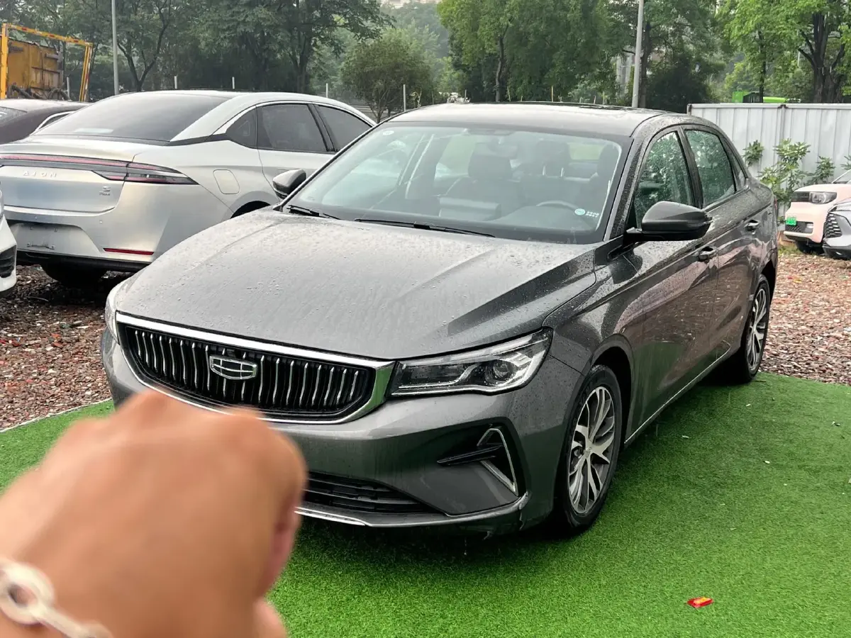 2022 Geely Emgrand 1.5L 114HP L4 CVT