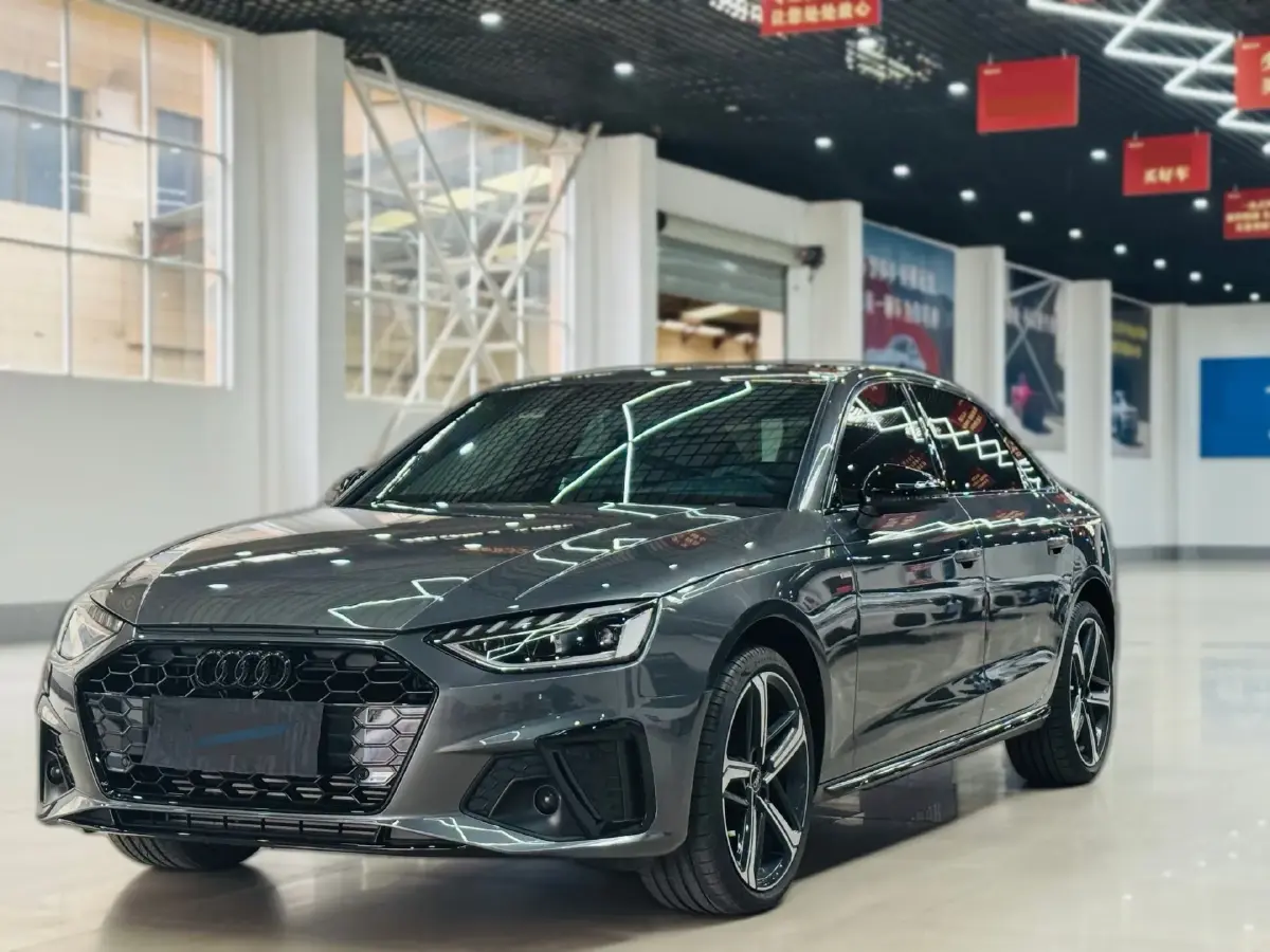 2023 Audi A4L 2.0T 190HP L4 7DCT