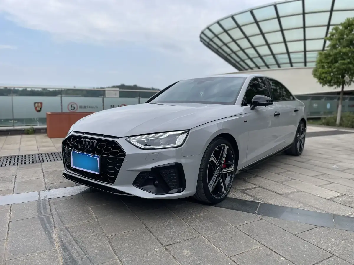 2022 Audi A4L 2.0T 252HP L4 7DCT
