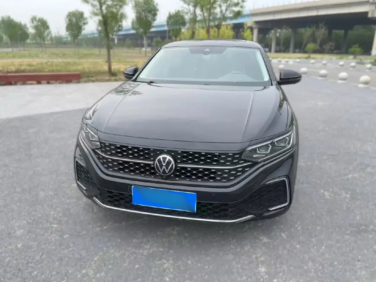 2022 Volkswagen Passat 2.0T 186HP L4 7DCT