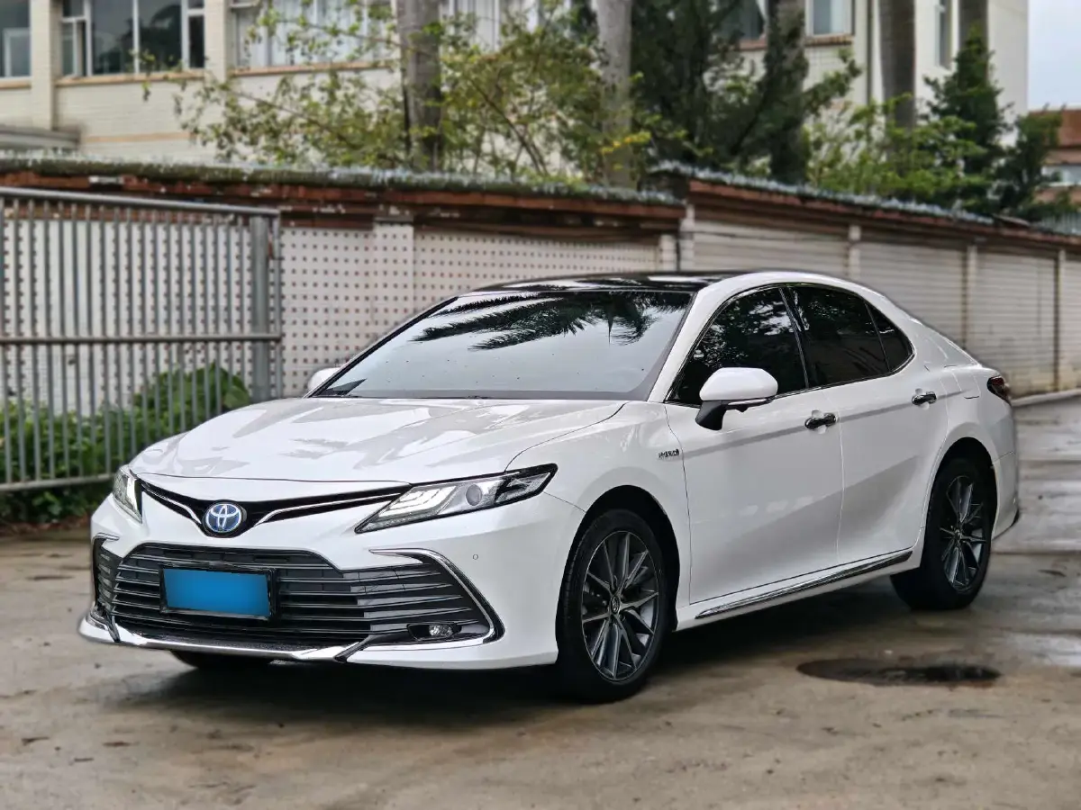 2023 Toyota Camry 2.5L 178HP L4 E-CVT Hybrid