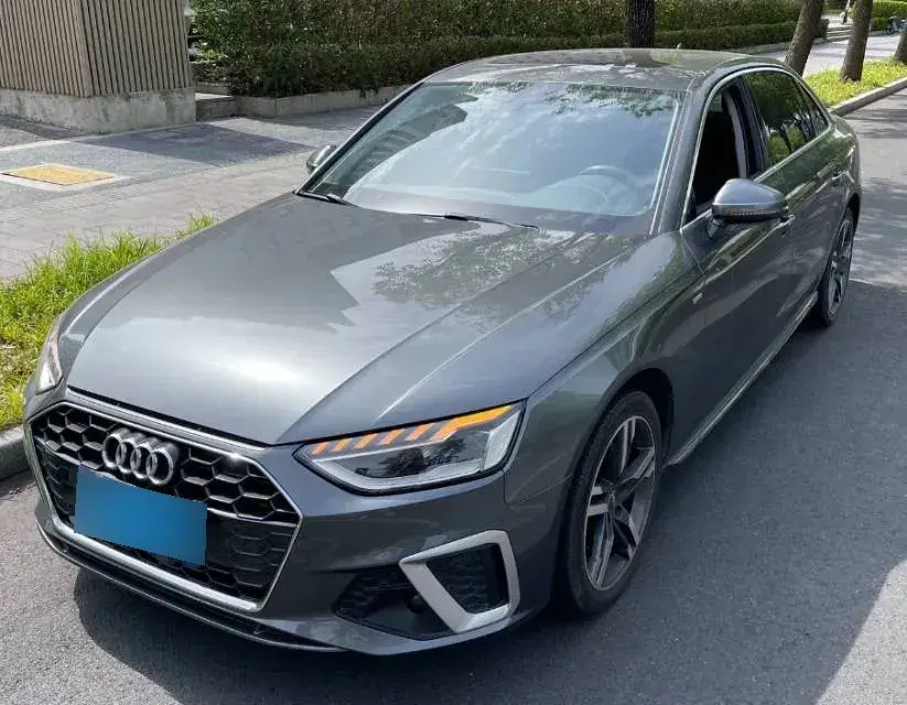 2022 Audi A4L 2.0T 190HP L4 7DCT