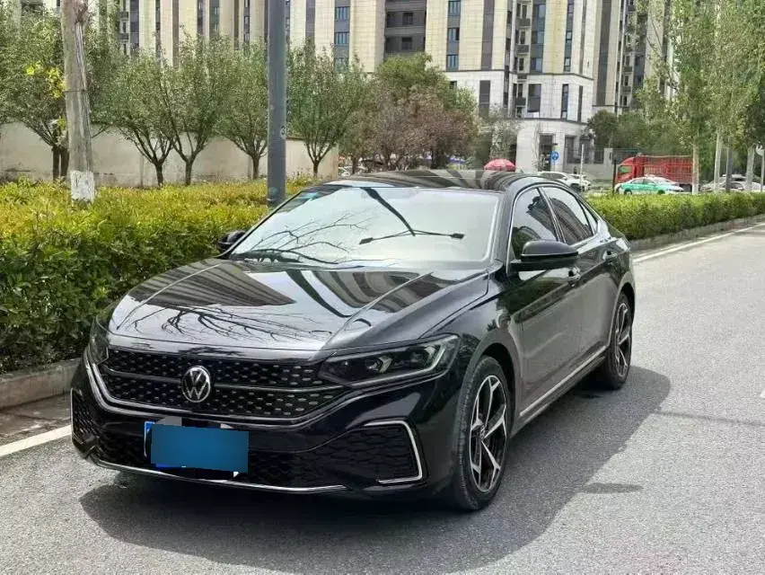 2023 Volkswagen Passat 2.0T 186HP L4 7DCT