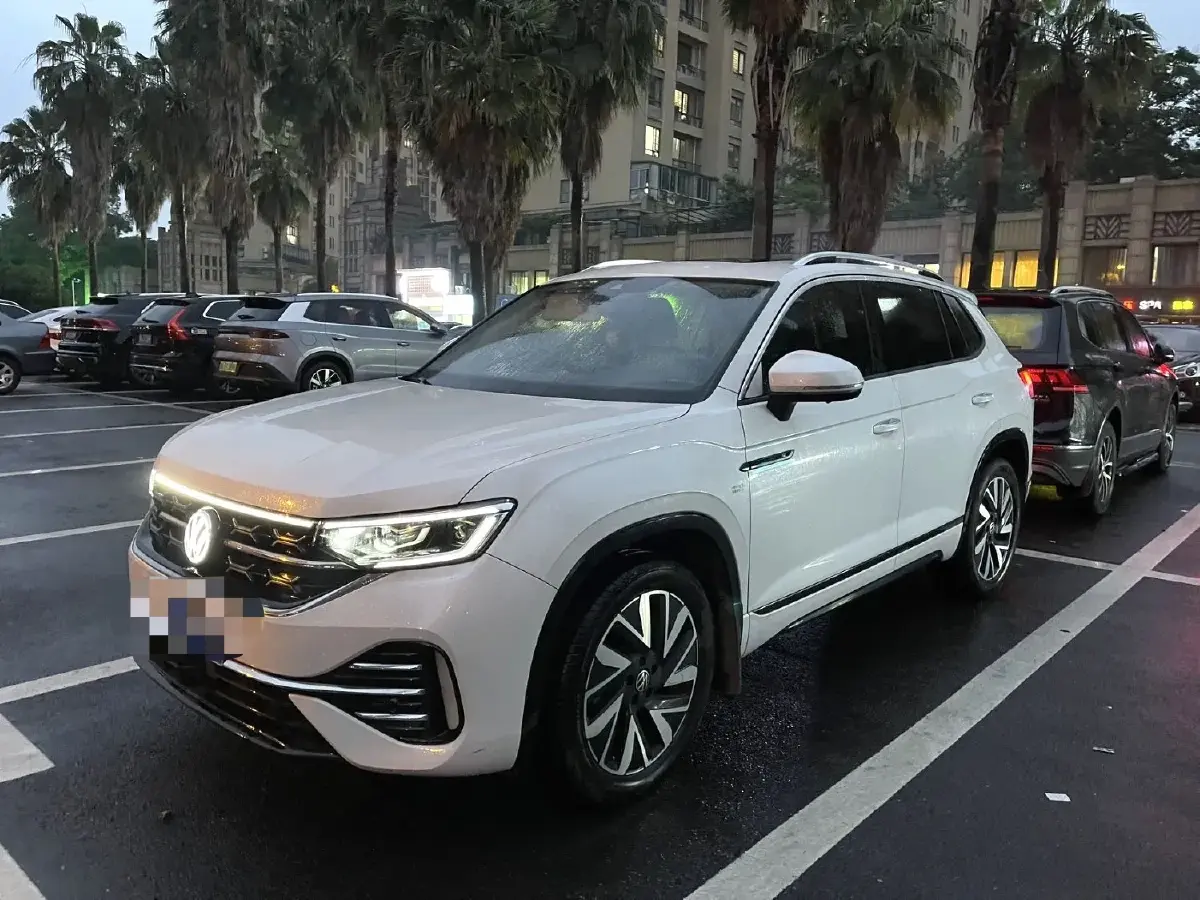 2023 Volkswagen Tayron 2.0T 220HP L4 7DCT