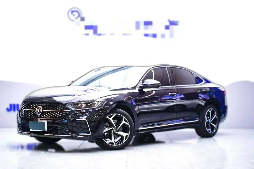 2023 Volkswagen Passat 2.0T 186HP L4 7DCT