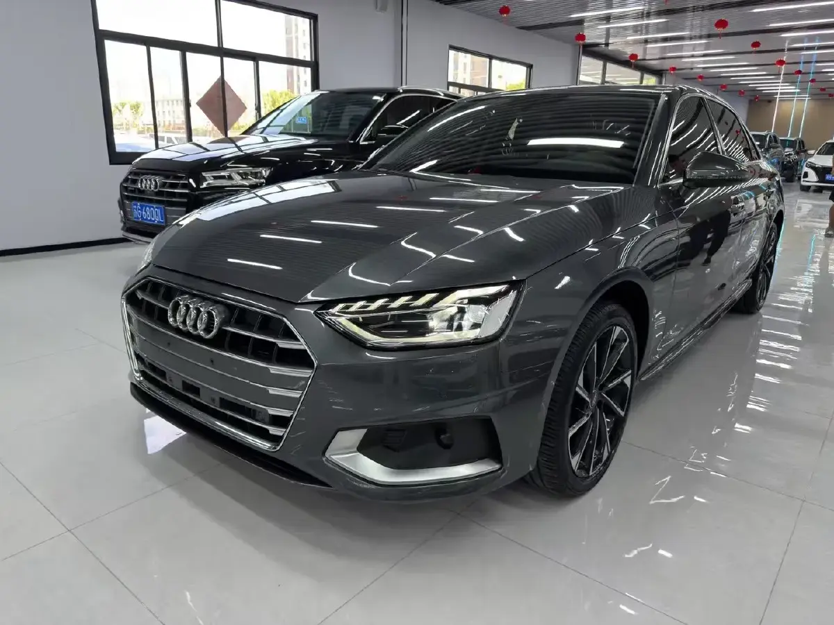 2022 Audi A4L 2.0T 190HP L4 7DCT
