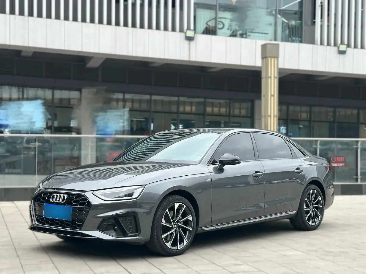 2023 Audi A4L 2.0T 190HP L4 7DCT