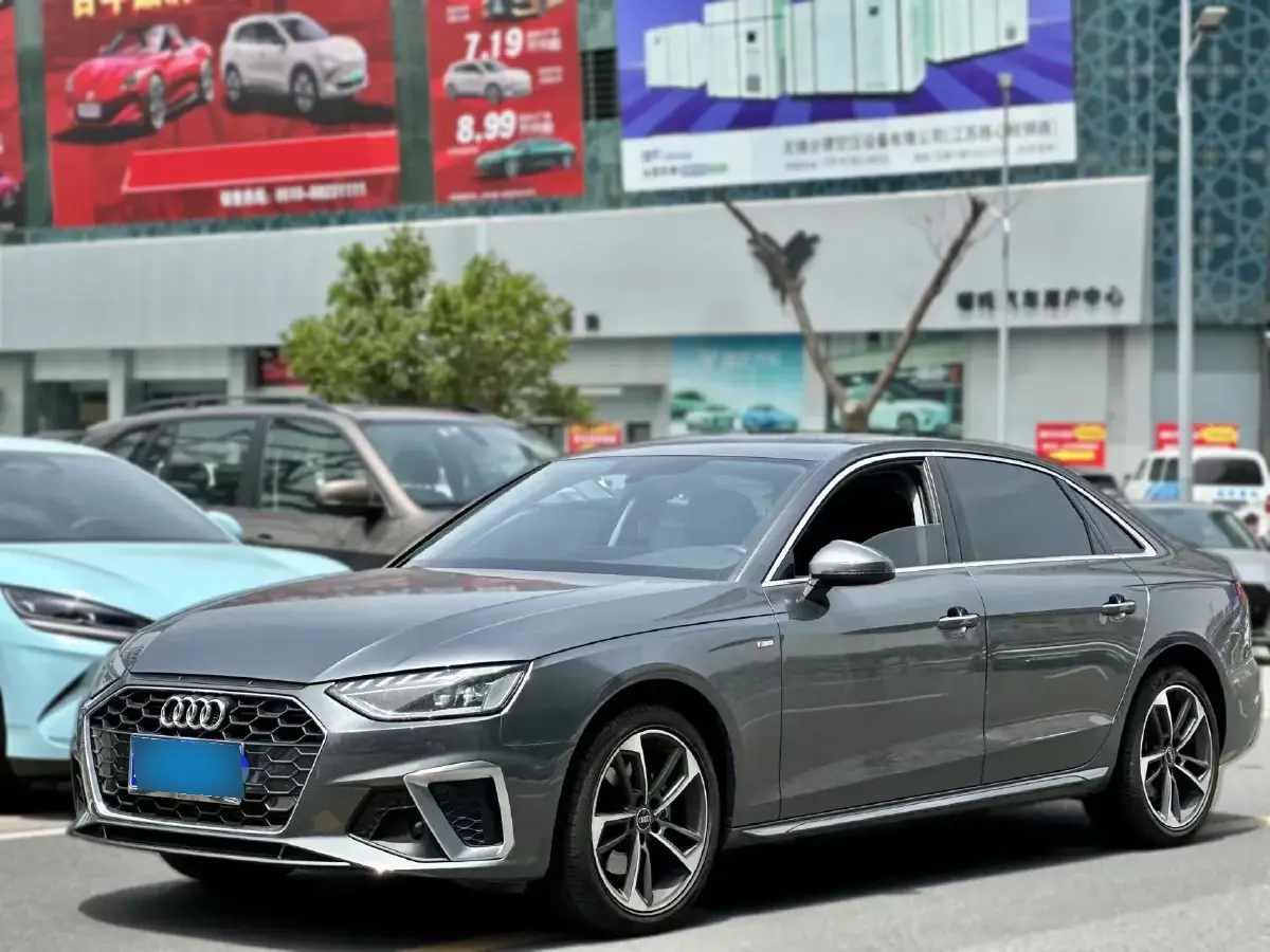 2023 Audi A4L 2.0T 190HP L4 7DCT