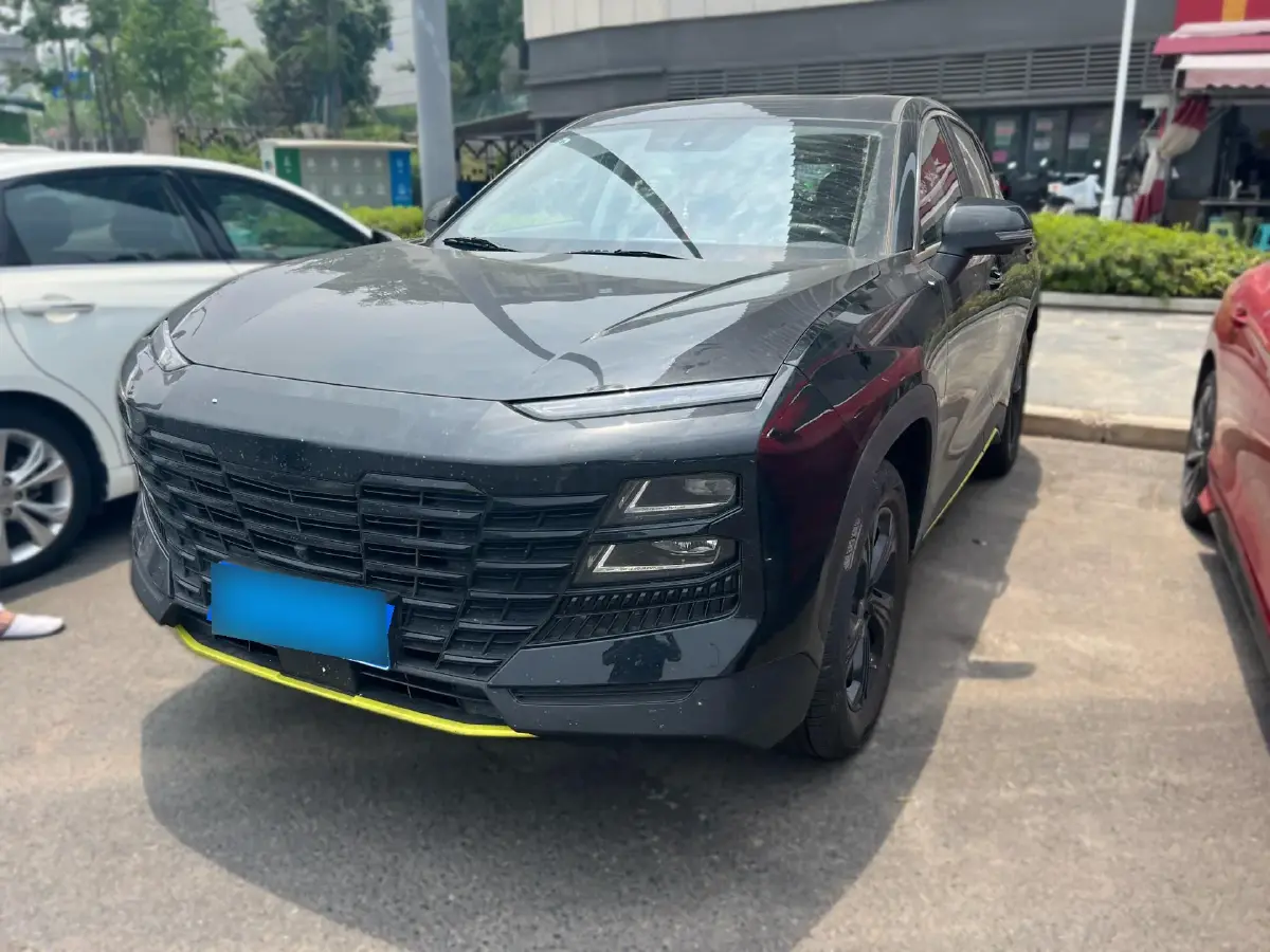 2025 Jetour DASHING 1.5T 156HP L4 6DCT