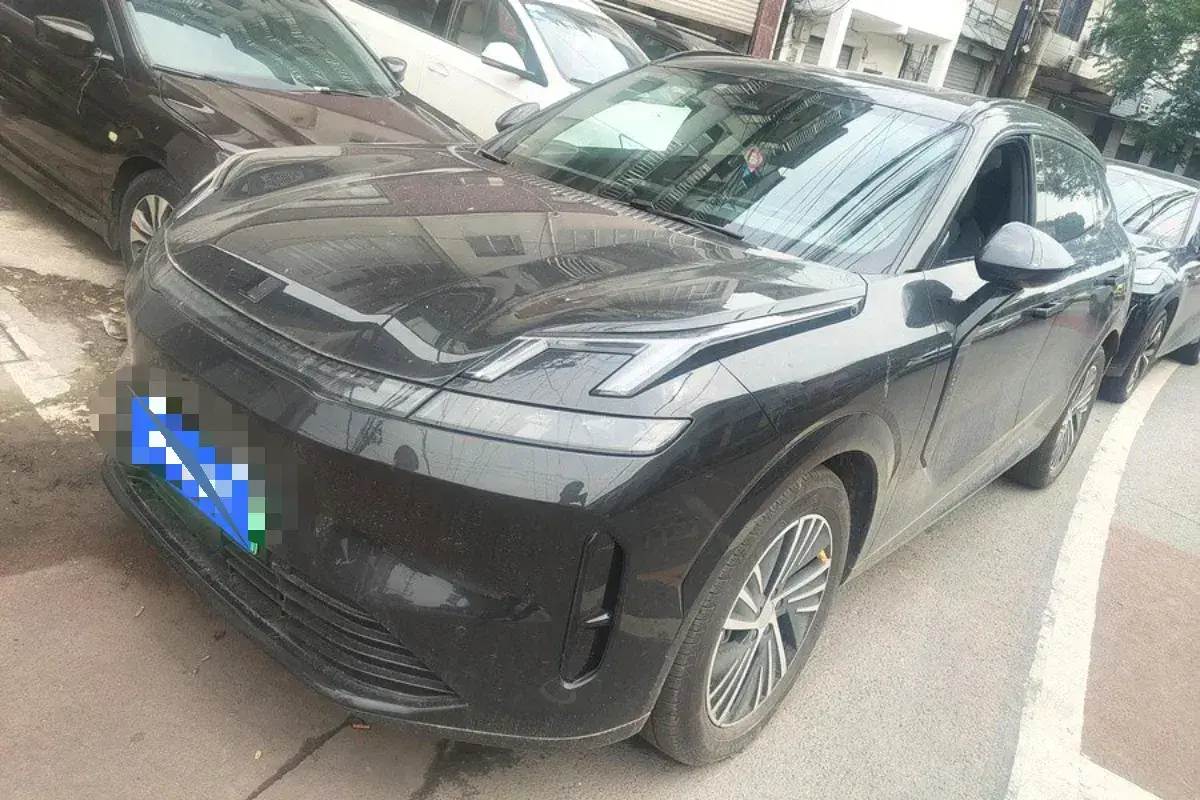 2025 LYNK&CO 08 EM-P 1.5T 163HP L4 3DHT PHEV 21.2KWH