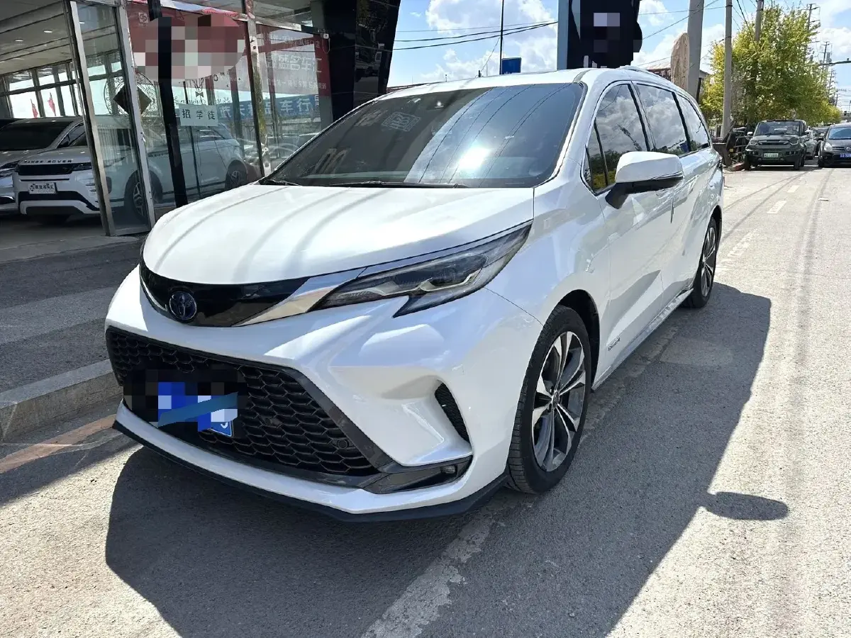 2023 Toyota Granvia 2.5L 189HP L4 E-CVT Hybrid
