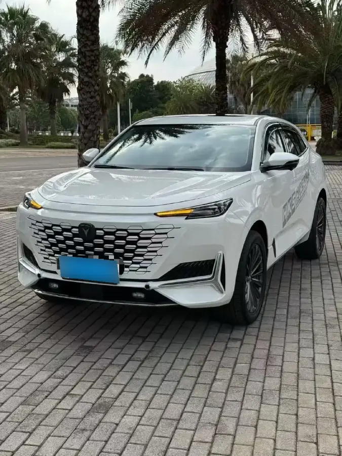 2021 ChangAn UNI-K 2.0T 233HP L4 8AT
