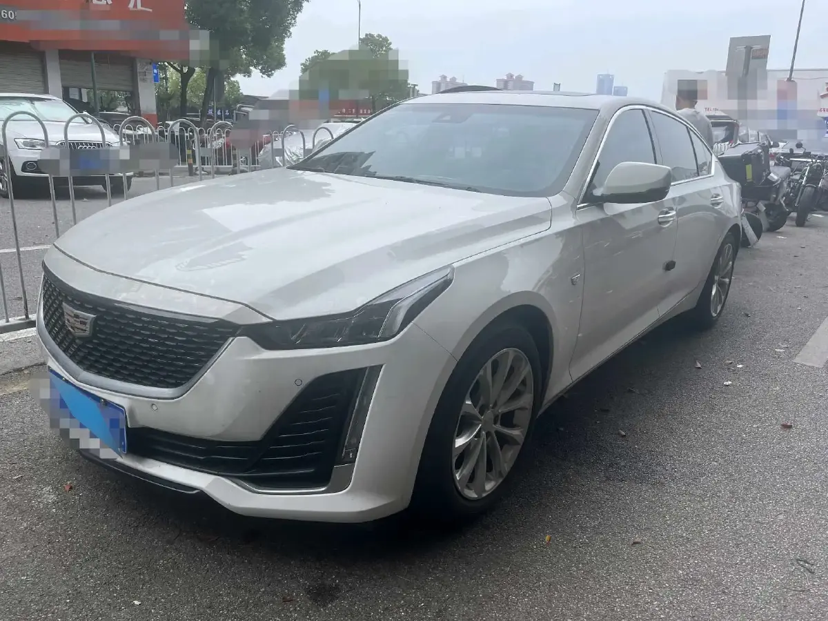 2022 Cadillac CT5 2.0T 237HP L4 10AT