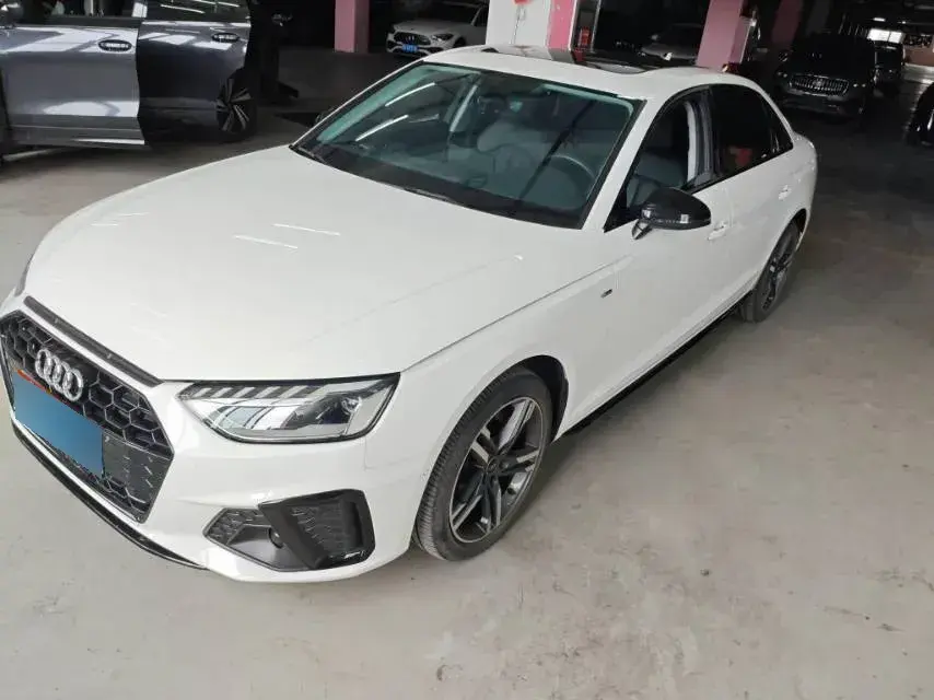 2022 Audi A4L 2.0T 190HP L4 7DCT
