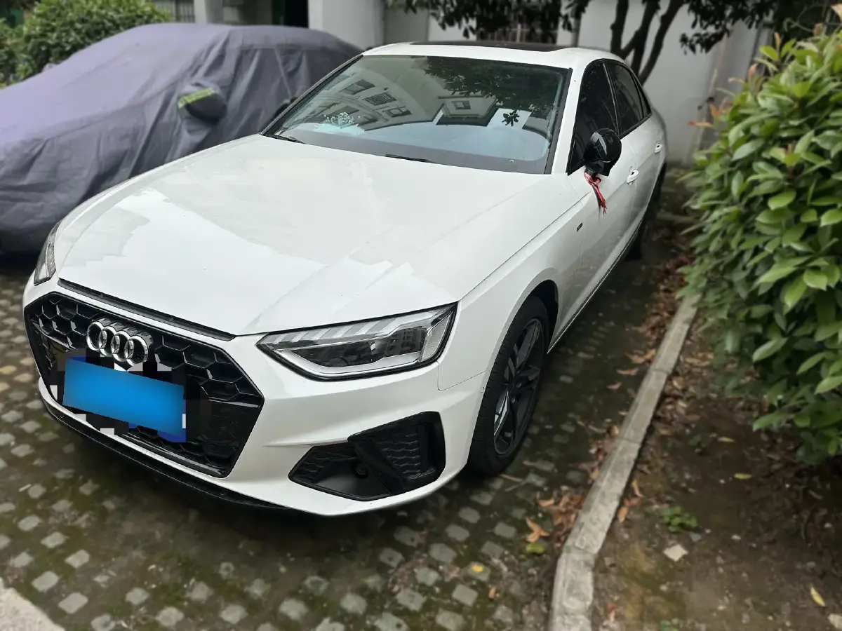 2023 Audi A4L 2.0T 190HP L4 7DCT