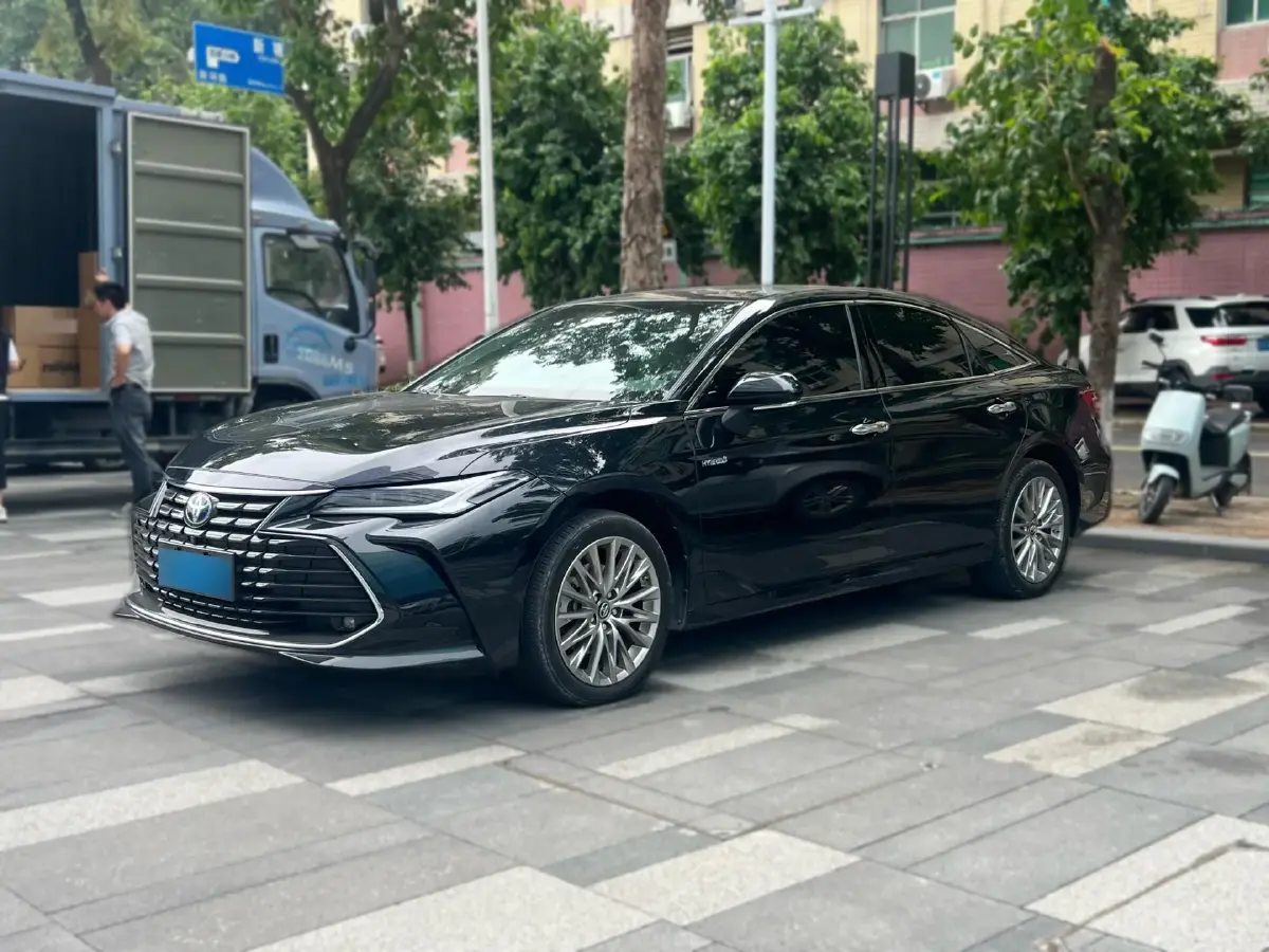 2022 Toyota Avalon 2.5L 178HP L4 E-CVT Hybrid