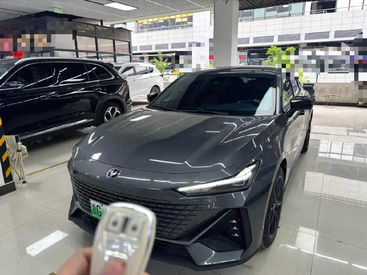 2023 ChangAn UNI-V iDD 1.5T 170HP L4 6TCT PHEV 18.4KWH