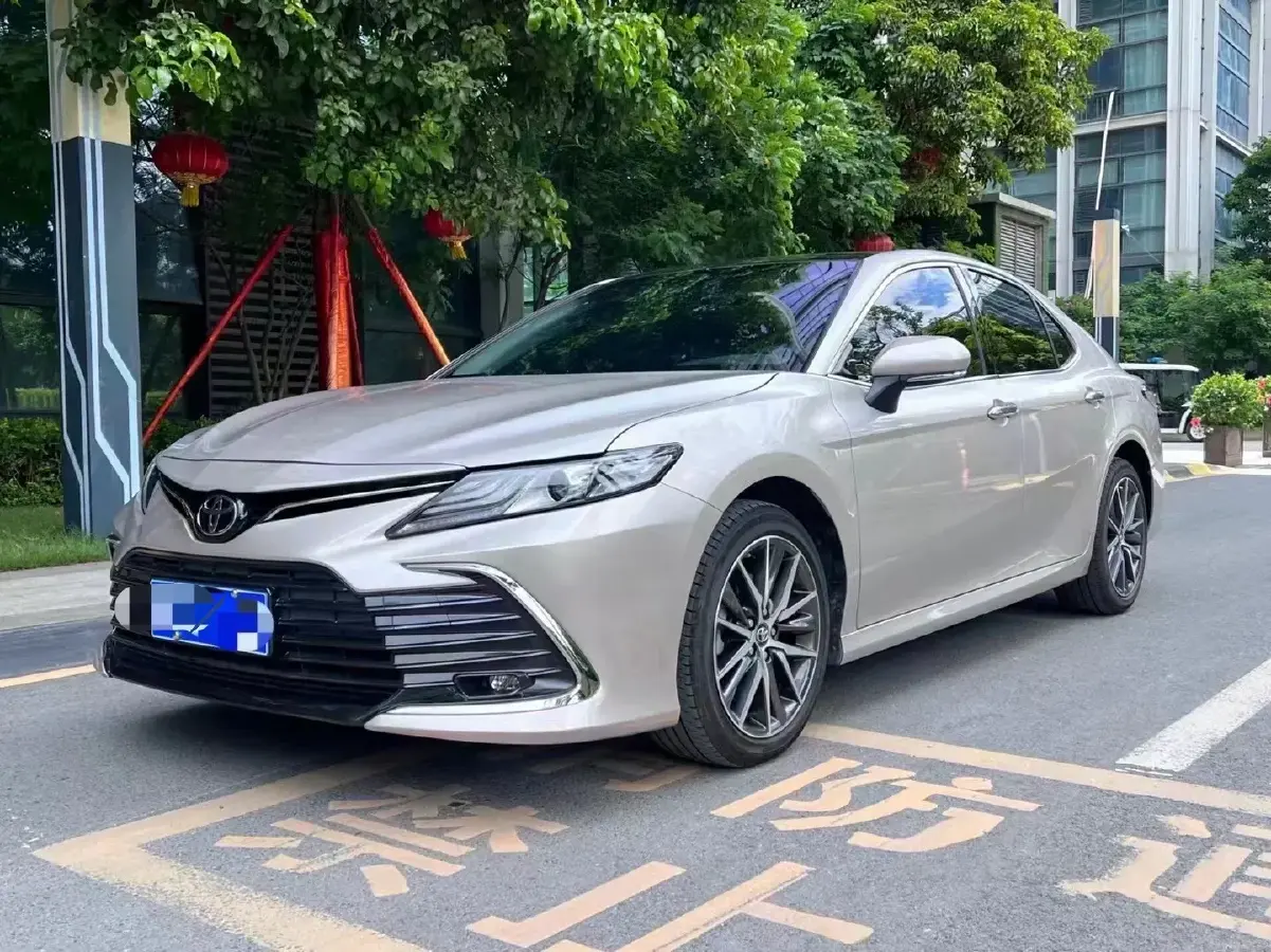2021 Toyota Camry 2.5L 209HP L4 8AT