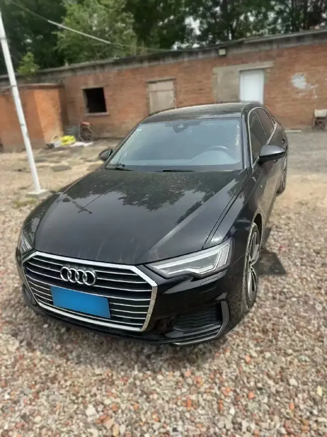 2022 Audi A6L 2.0T 190HP L4 7DCT