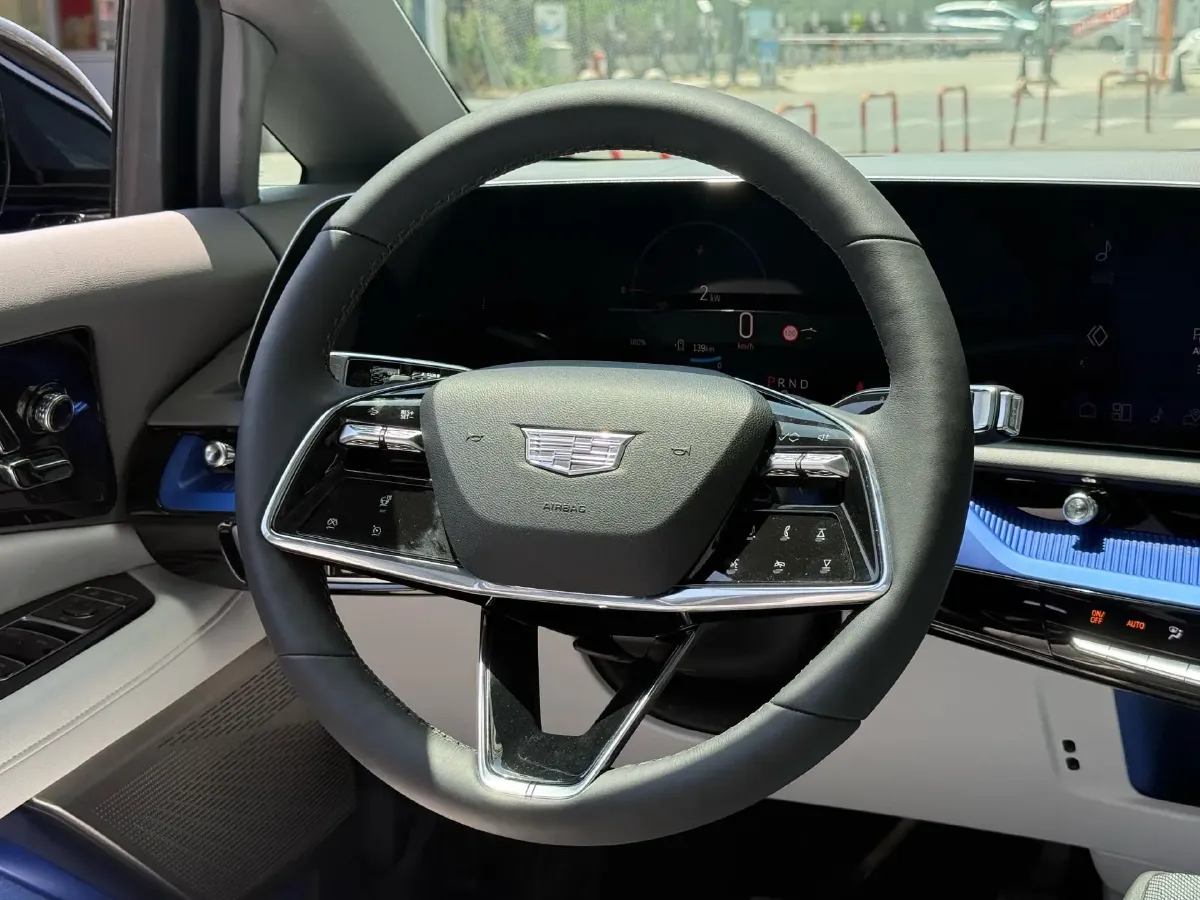 2024 Cadillac OPTIQ BEV 68.4KWH,autocango,china used car exporter,china ev exporter,chinese used car exporter,chinese used ev exporter