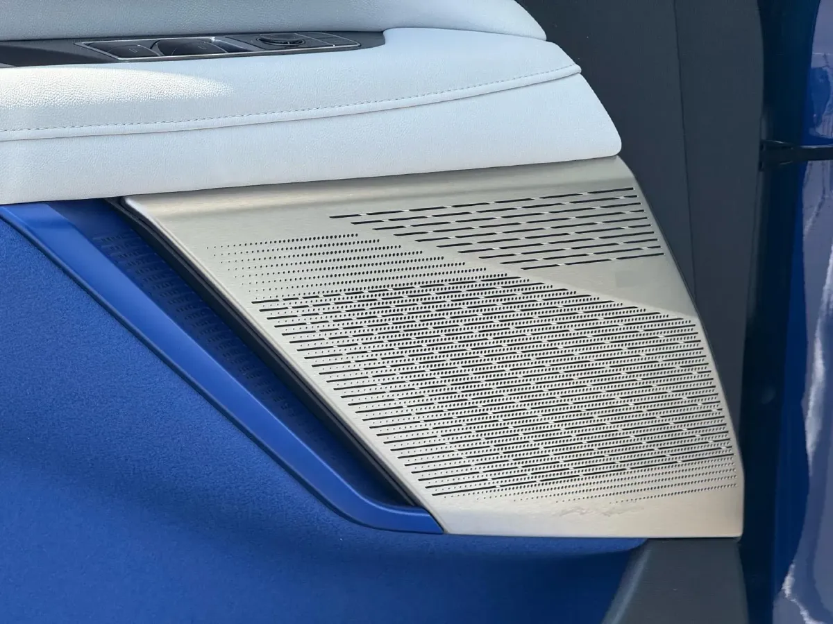 2024 Cadillac OPTIQ BEV 68.4KWH,autocango,china used car exporter,china ev exporter,chinese used car exporter,chinese used ev exporter