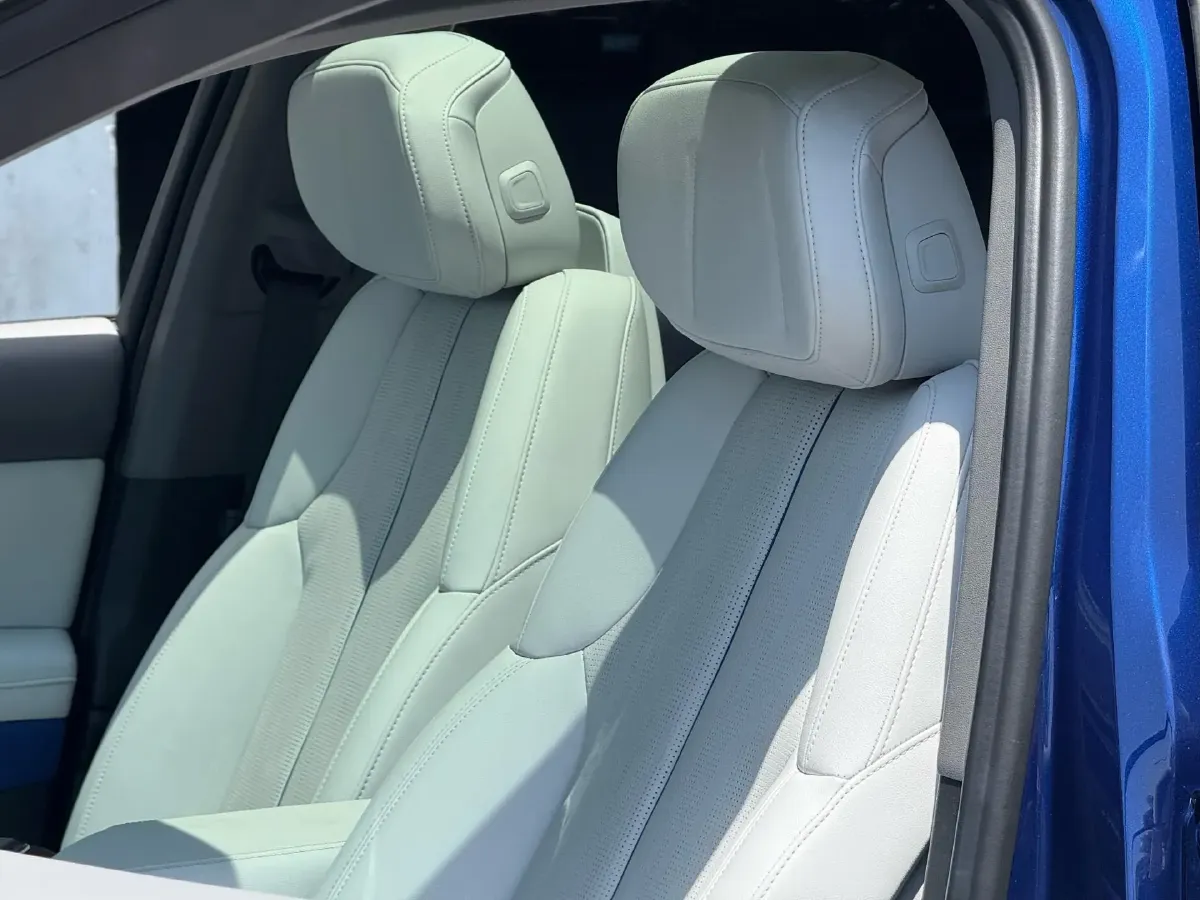 2024 Cadillac OPTIQ BEV 68.4KWH,autocango,china used car exporter,china ev exporter,chinese used car exporter,chinese used ev exporter