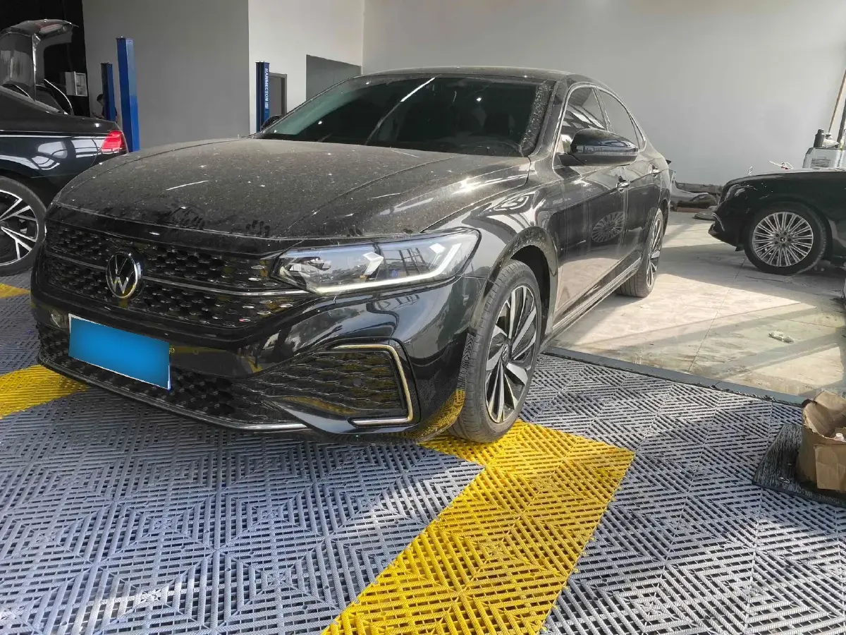 2021 Volkswagen Passat 2.0T 186HP L4 7DCT