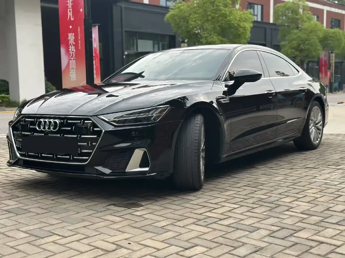 2022 Audi A7L 2.0T 245HP L4 7DCT