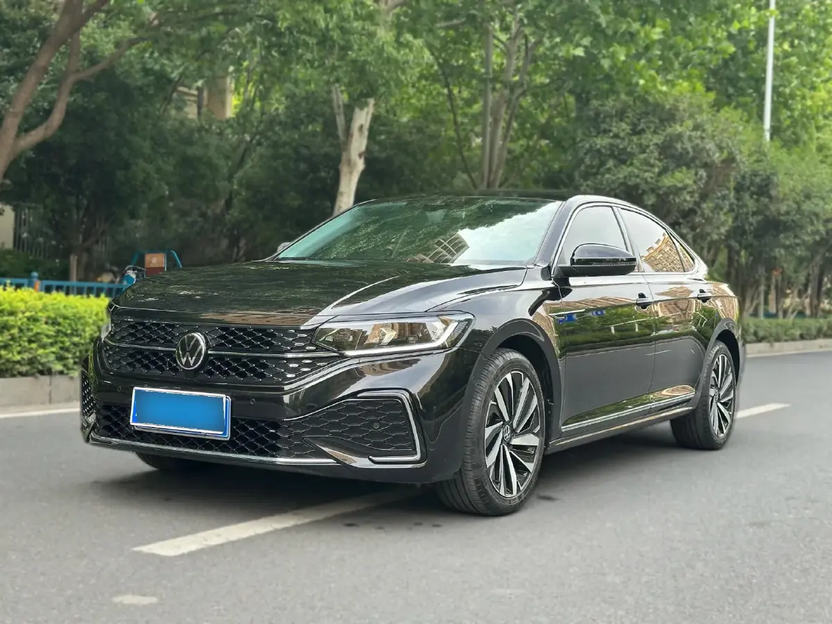 2022 Volkswagen Passat 2.0T 186HP L4 7DCT