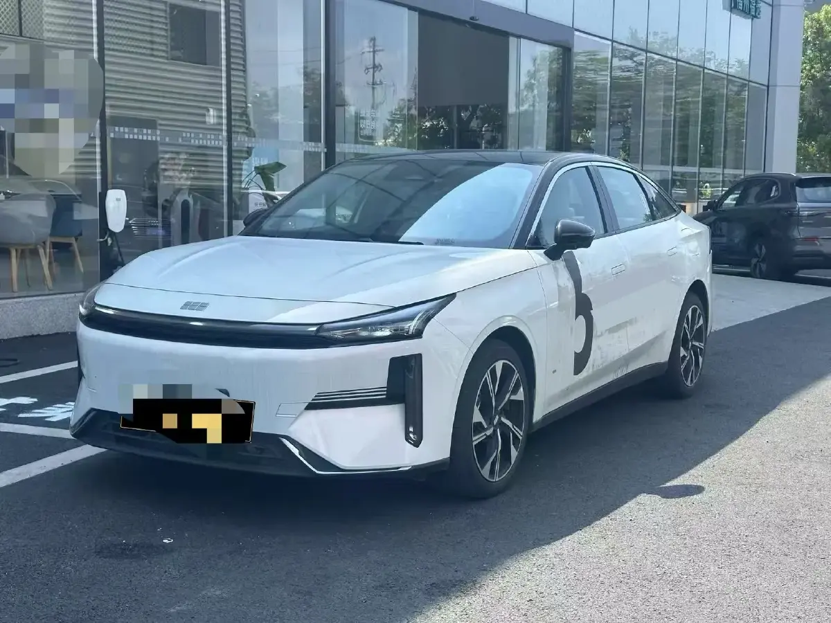 2023 Geely Galaxy L6 1.5T 163HP L4 3DHT PHEV