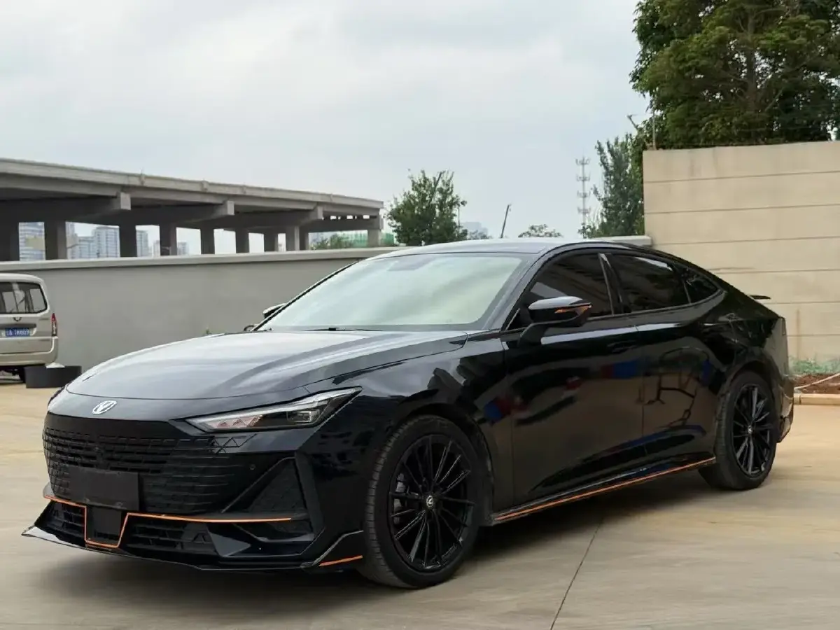 2022 ChangAn UNI-V 1.5T 188HP L4 7DCT