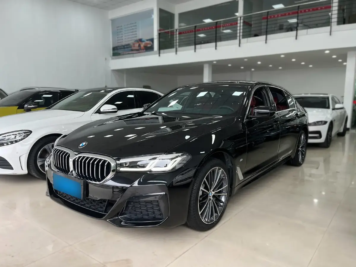 2023 BMW 5 Series 2.0T 245HP L4 8AT