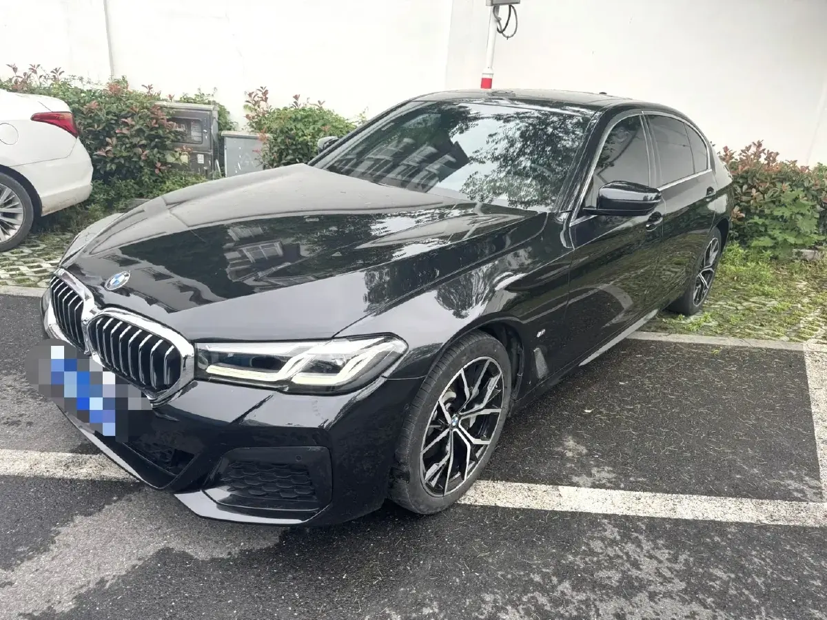 2023 BMW 5 Series 2.0T 245HP L4 8AT