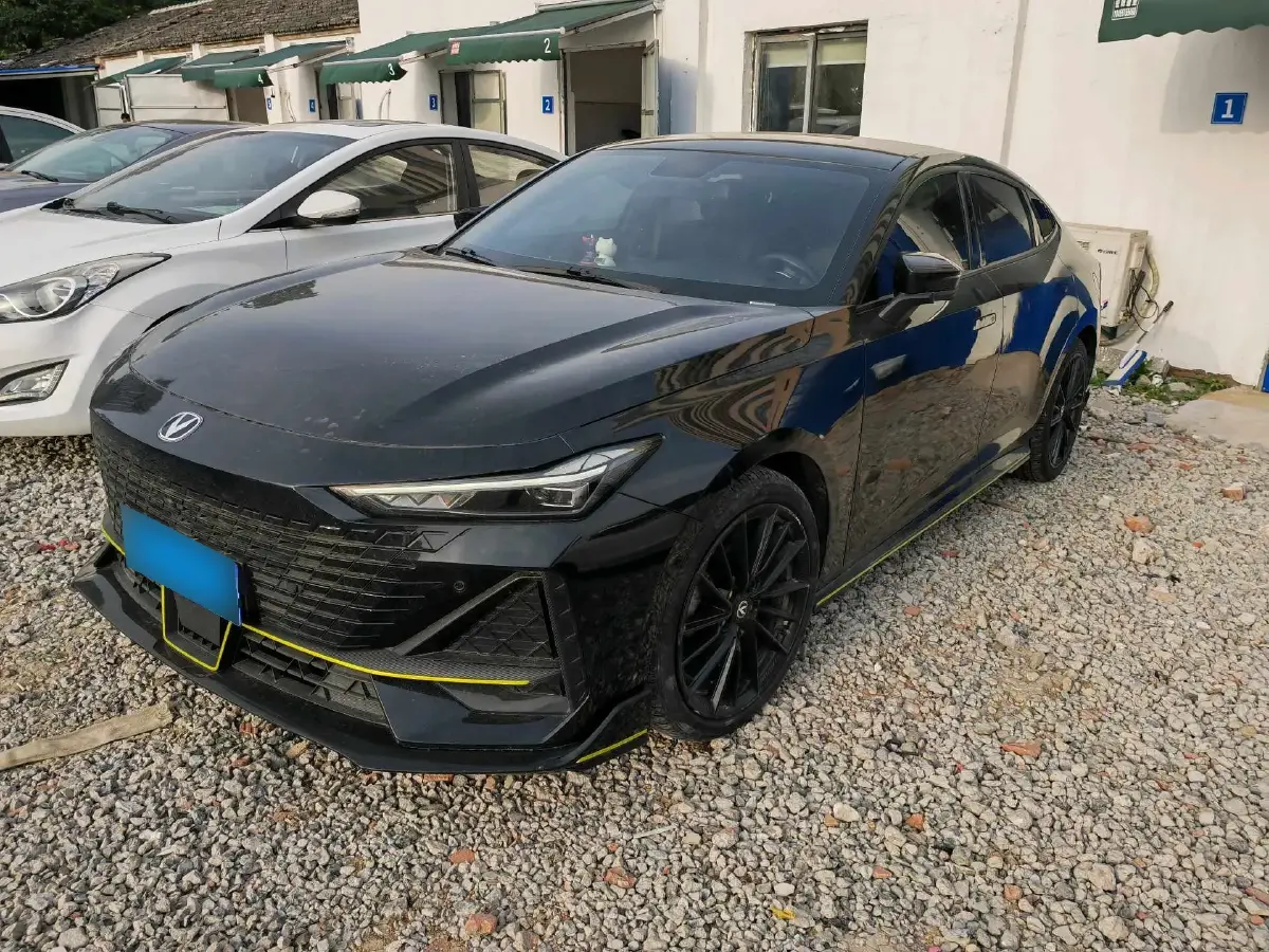 2022 ChangAn UNI-V 1.5T 188HP L4 7DCT