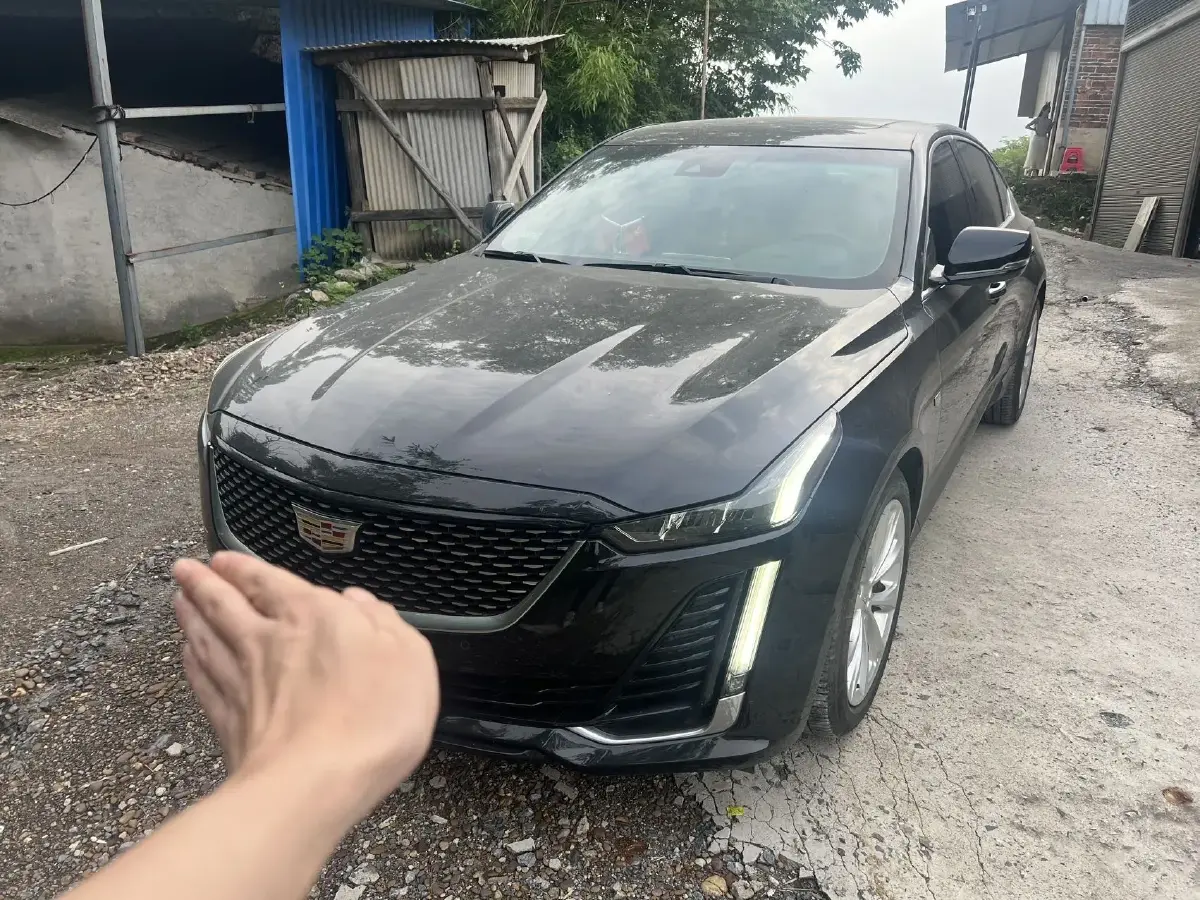 2022 Cadillac CT5 2.0T 237HP L4 10AT