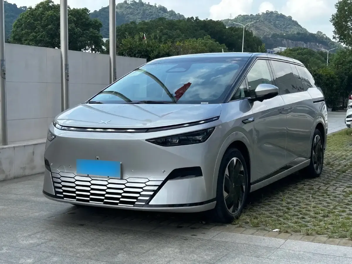 2024 Xpeng X9 BEV 101.5KWH