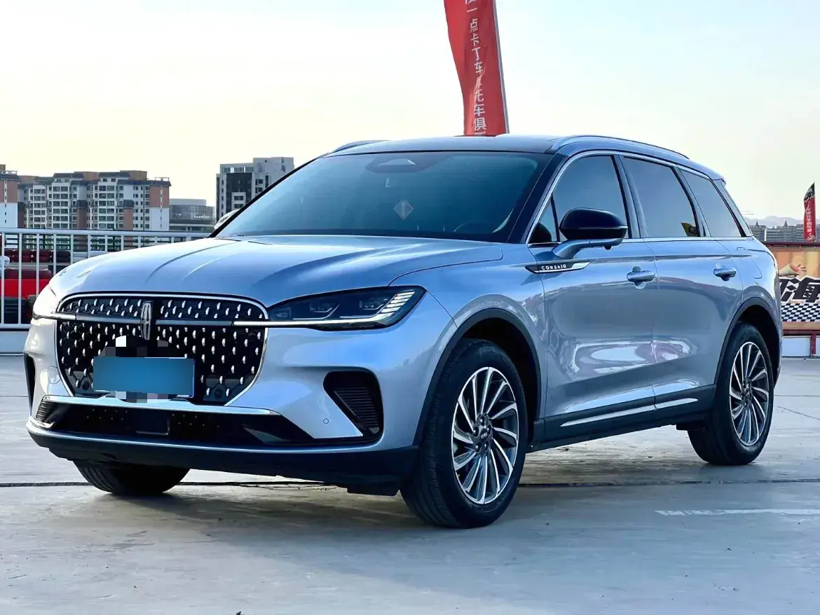 2023 Lincoln Corsair 2.0T 261HP L4 8AT