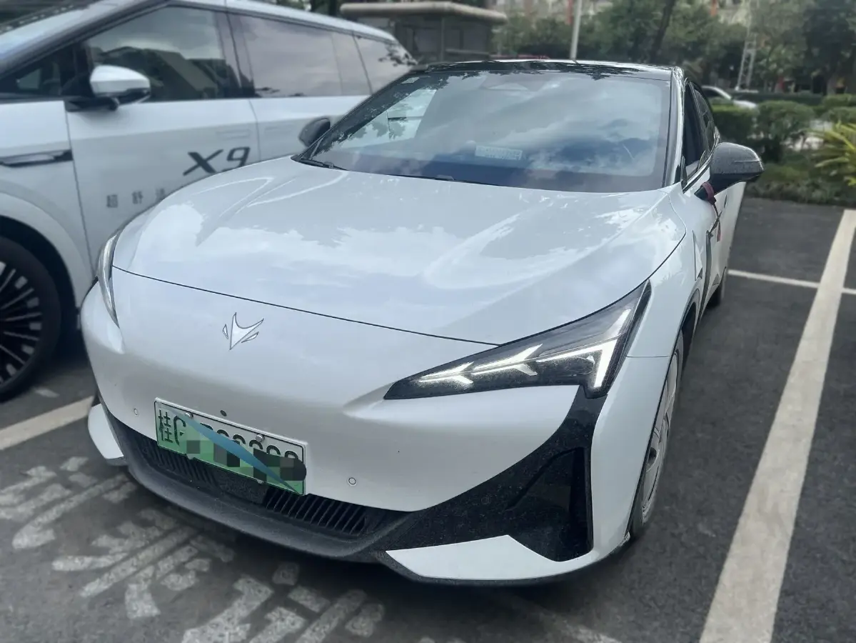 2024 ARCFOX αS5 BEV 65KWH