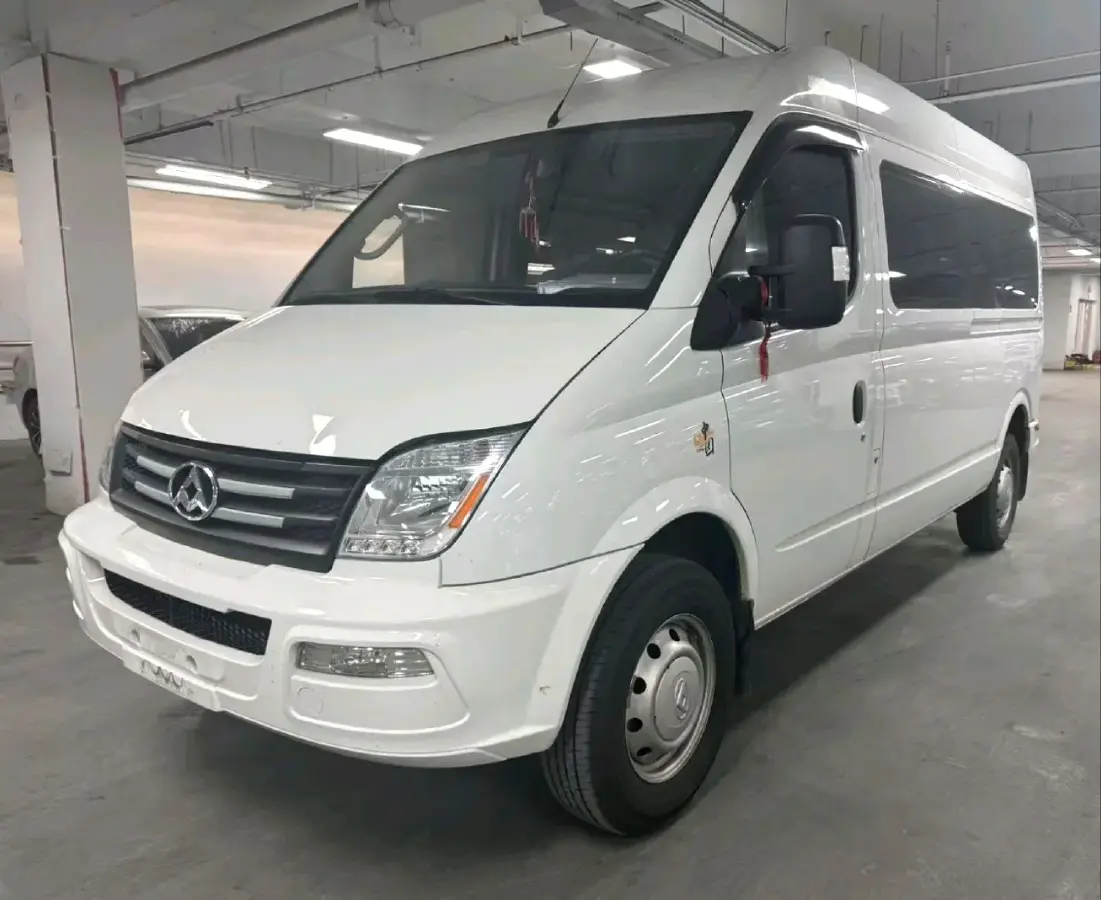 2023 MAXUS XinTu V80 2.0T 139HP L4 6AMT